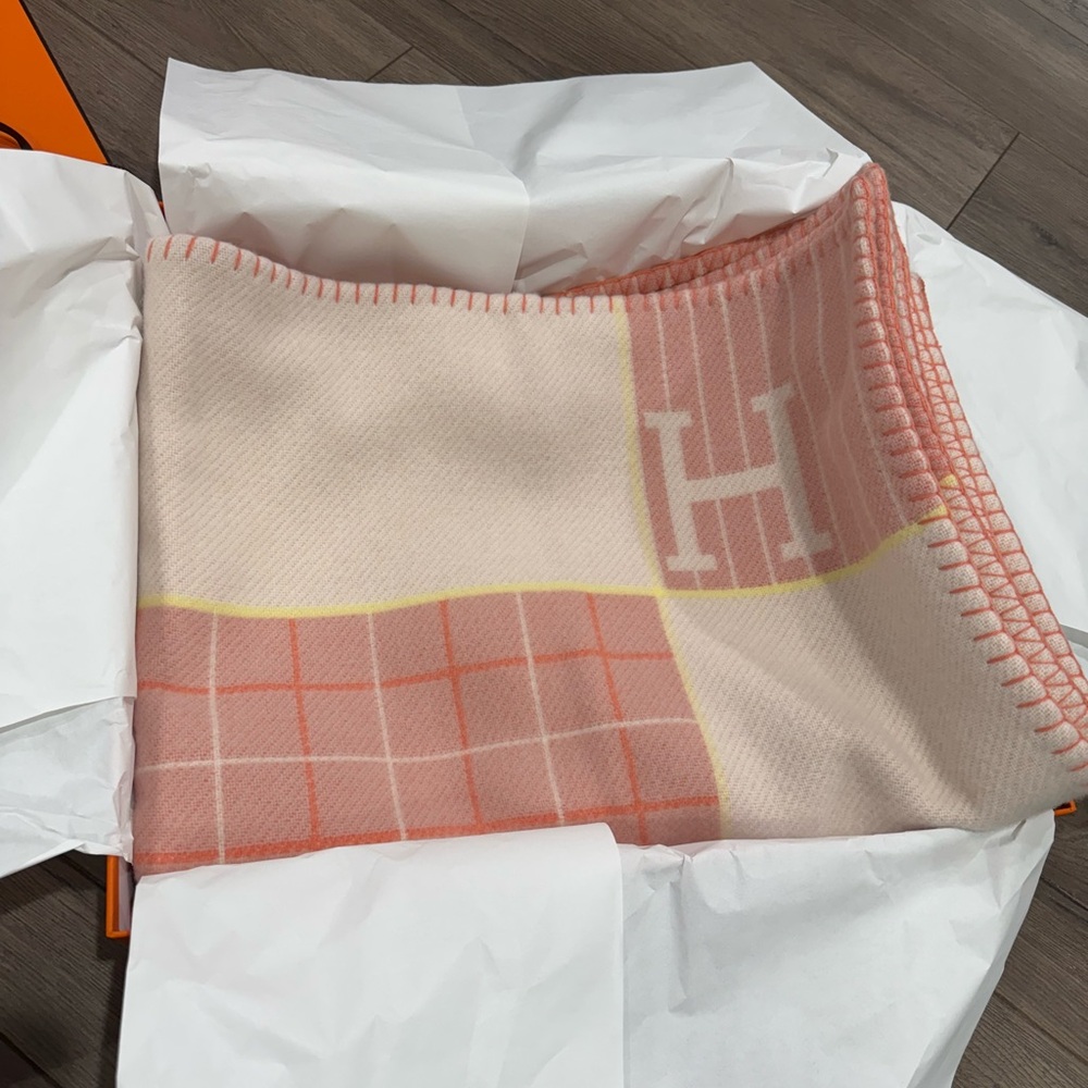 Hermes blanket